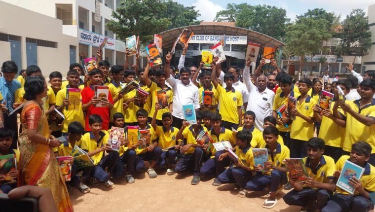 ಸರ್ಕಾರಿ ಶಾಲಾ ಮಕ್ಕಳಿಗೆ ತಮ್ಮೇಶ್ ಗೌಡ ಜನ್ಮದಿನದ ಪ್ರಯುಕ್ತ. ನೋಟ್‌ಬುಕ್ ಹಾಗೂ ಸಿಹಿತಿಂಡಿ ವಿತರಣೆ