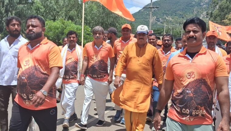 ಯಶಸ್ವಿಯಾಗಿ ಸಂಪನ್ನಗೊಂಡ ನಂದಿಗಿರಿ ಪ್ರದಕ್ಷಿಣೆ : ಎಸ್ ಆರ್ ವಿಶ್ವನಾಥ್ ಅವರ 5 ಸಾವಿರ ಅಭಿಮಾನಿಗಳಿಂದ ಗಿರಿ ಪ್ರದಕ್ಷಿಣೆ