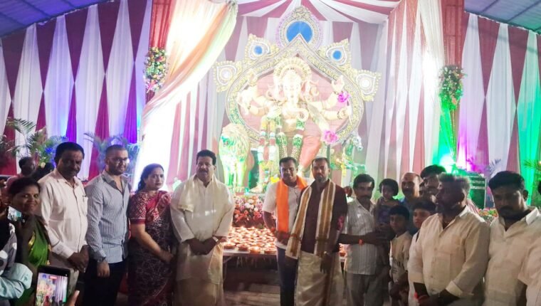 ಶಾಸಕ ವಿಶ್ವನಾಥ್ ಕುಟುಂಬದಿಂದ ವಿಘ್ನ ವಿನಾಯಕನಿಗೆ ವಿಶೇಷ ಗಂಗಾ ಆರತಿ