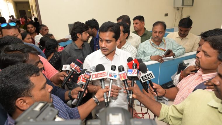 ತಹಶೀಲ್ದಾರ್ ಕಚೇರಿಗೆ ದಿಢೀರ್ ಭೇಟಿ: ಅಧಿಕಾರಿಗಳಿಗೆ ಚುರುಕು ಮುಟ್ಟಿಸಿದ ಶಾಸಕ ಭರತ್ ರೆಡ್ಡಿ