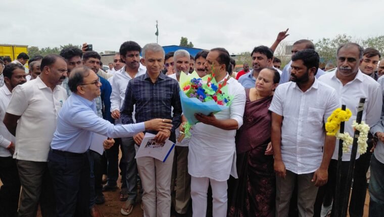 ಬೆಳ್ಳಹಳ್ಳಿ 125 ಹಾಸಿಗೆಗಳ ಮಲ್ಟಿ ಸ್ಪೆಷಾಲಿಟಿ ಆಸ್ಪತ್ರೆ ನಿರ್ಮಾಣ ಕಾಮಗಾರಿಗೆ ಭೂಮಿಪೂಜೆ :