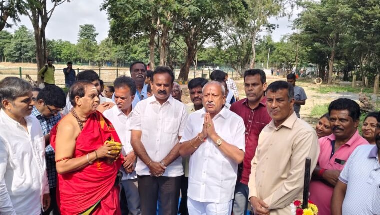 ದಿಟ್ಟ ವೀರ ಮಹಿಳೆ ಕಾಂಗ್ರೆಸ್ ಮಹಿಳಾ ಮಾಜಿ ಅಧ್ಯಕ್ಷೆ ಶೃತಿ ಗೌಡರ ಹುಟ್ಟು ಹಬ್ಬದ ಶುಭ ಕೋರಿದ ವಿ. ನಾಗರಾಜ್